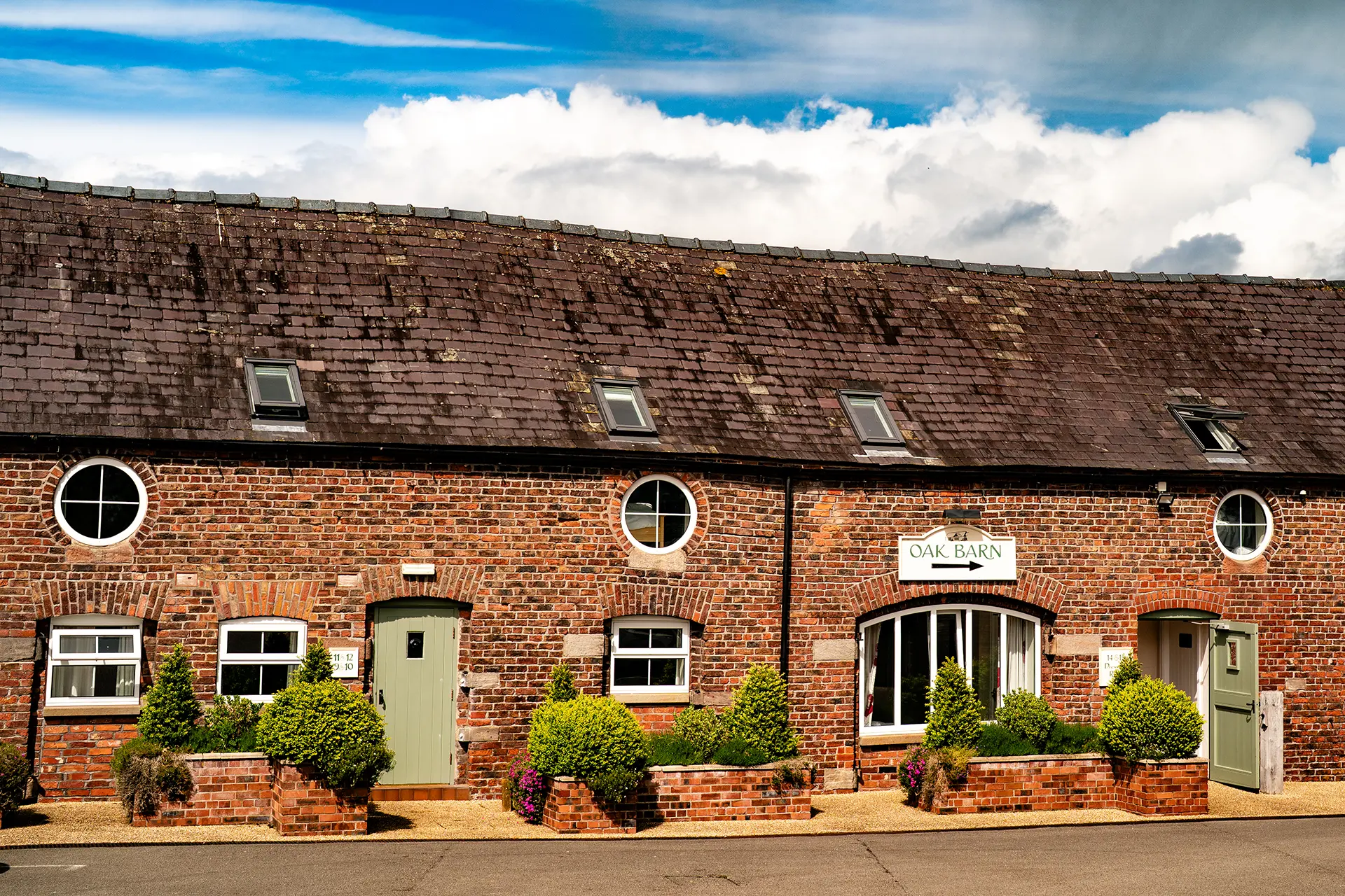 sandhole oak barn accommodation
