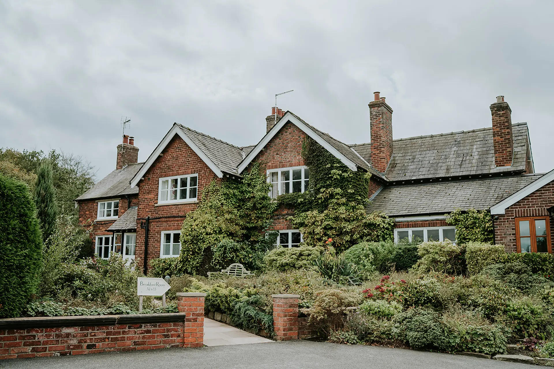sandhole oak barn accommodation