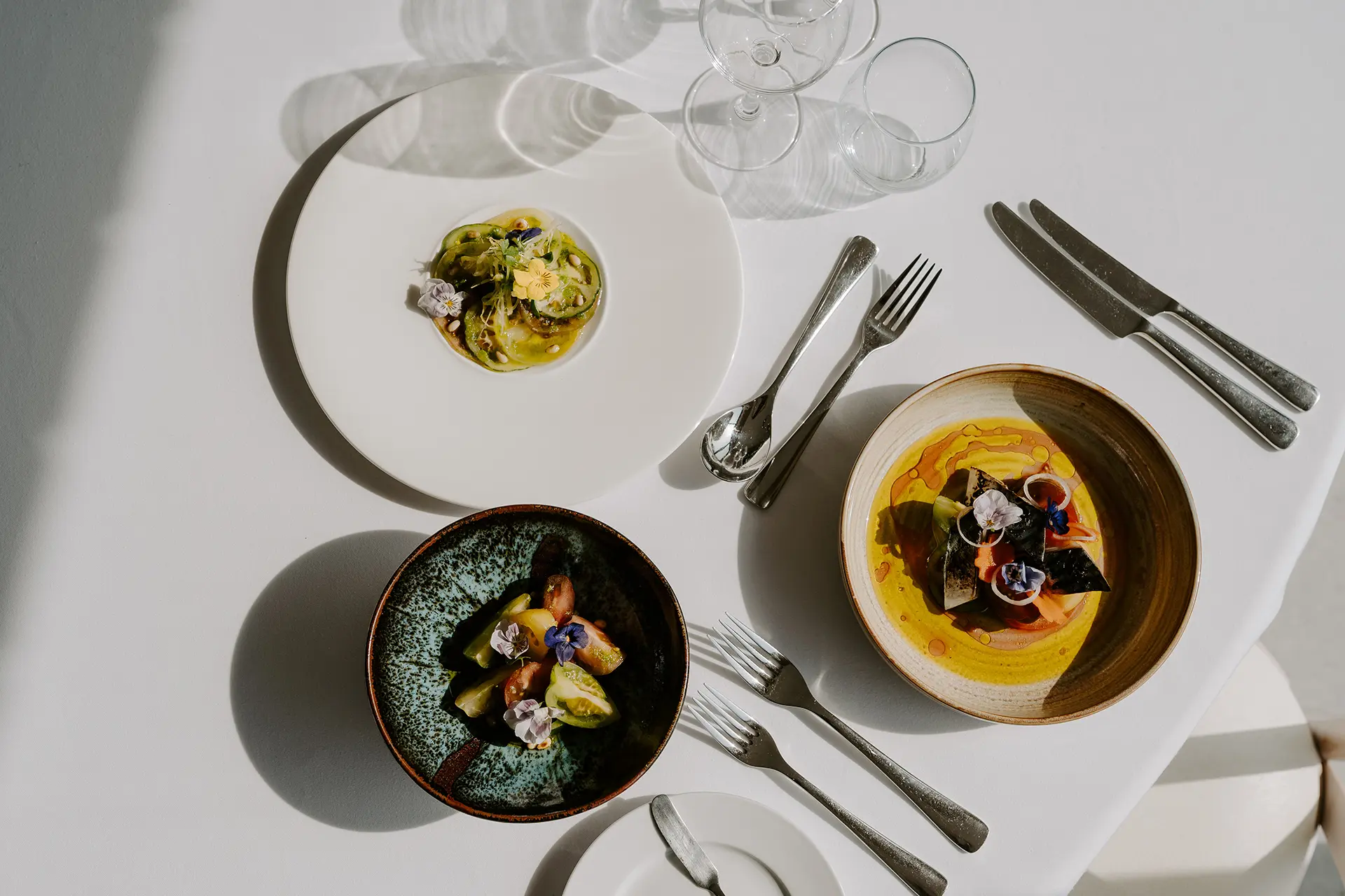 sandhole-oak-barn-heritage-tomato-salad spring summer menu