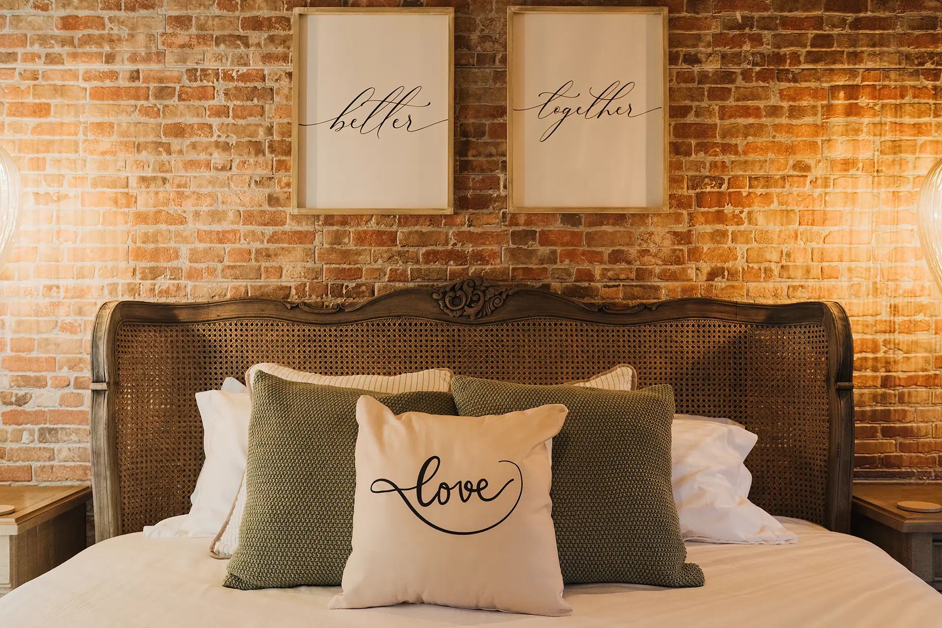 sandhole oak barn the granary cottage bed pillows