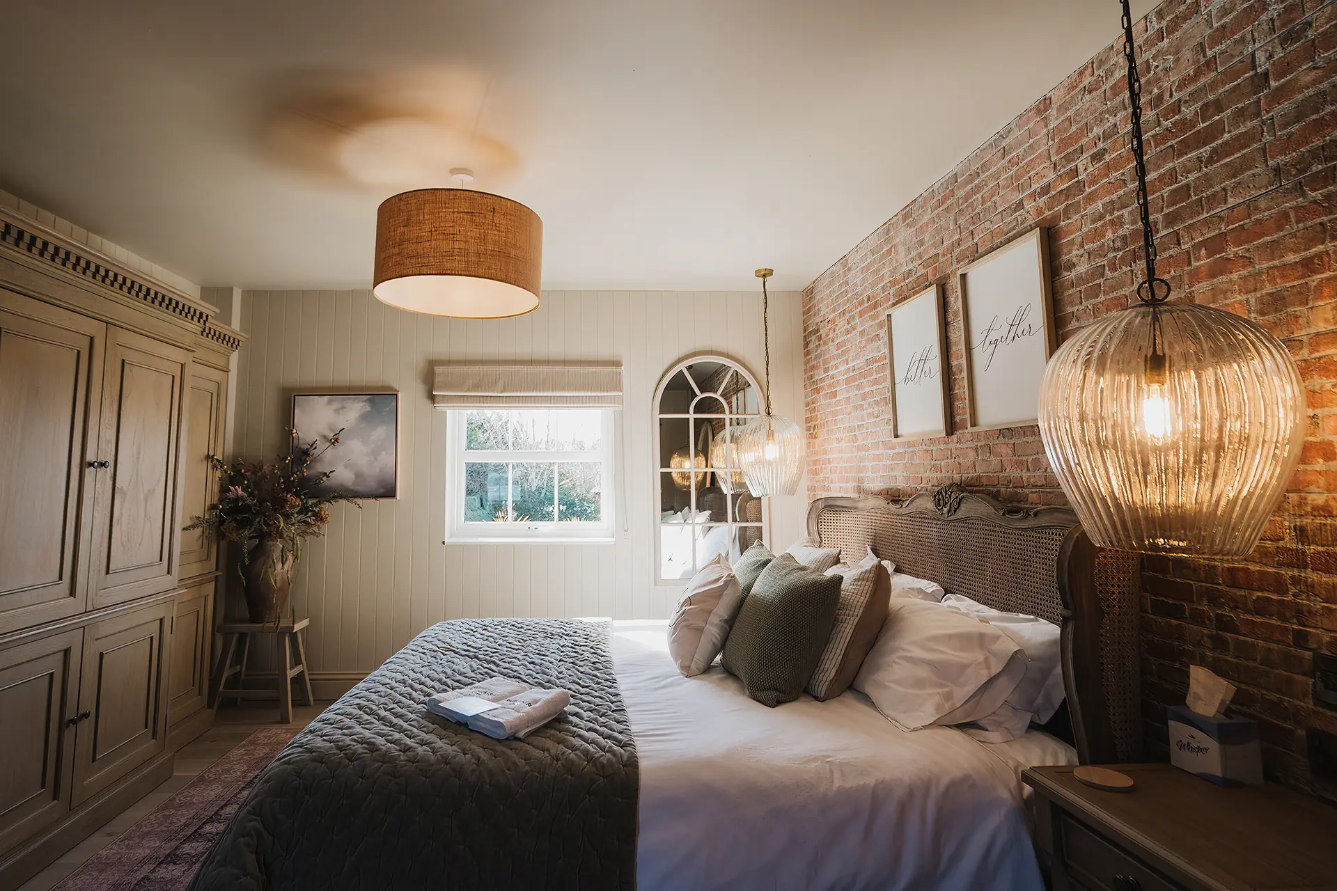 sandhole-oak-barn-the granary cottage bedroom