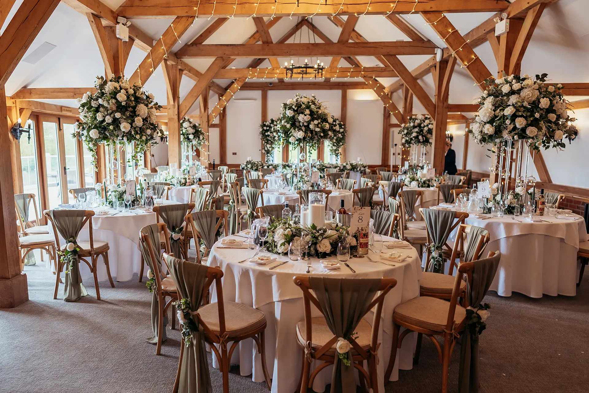 sandhole-oak-barn-the oak barn reception setup
