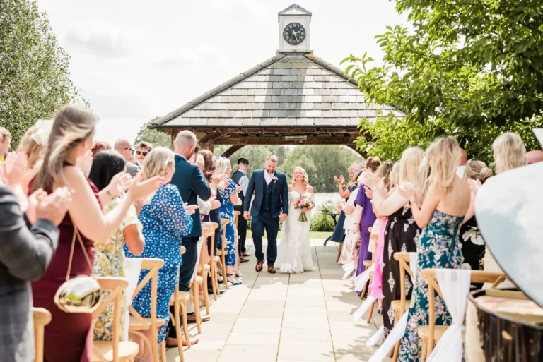 sandhole oak Barn outdoor ceremony