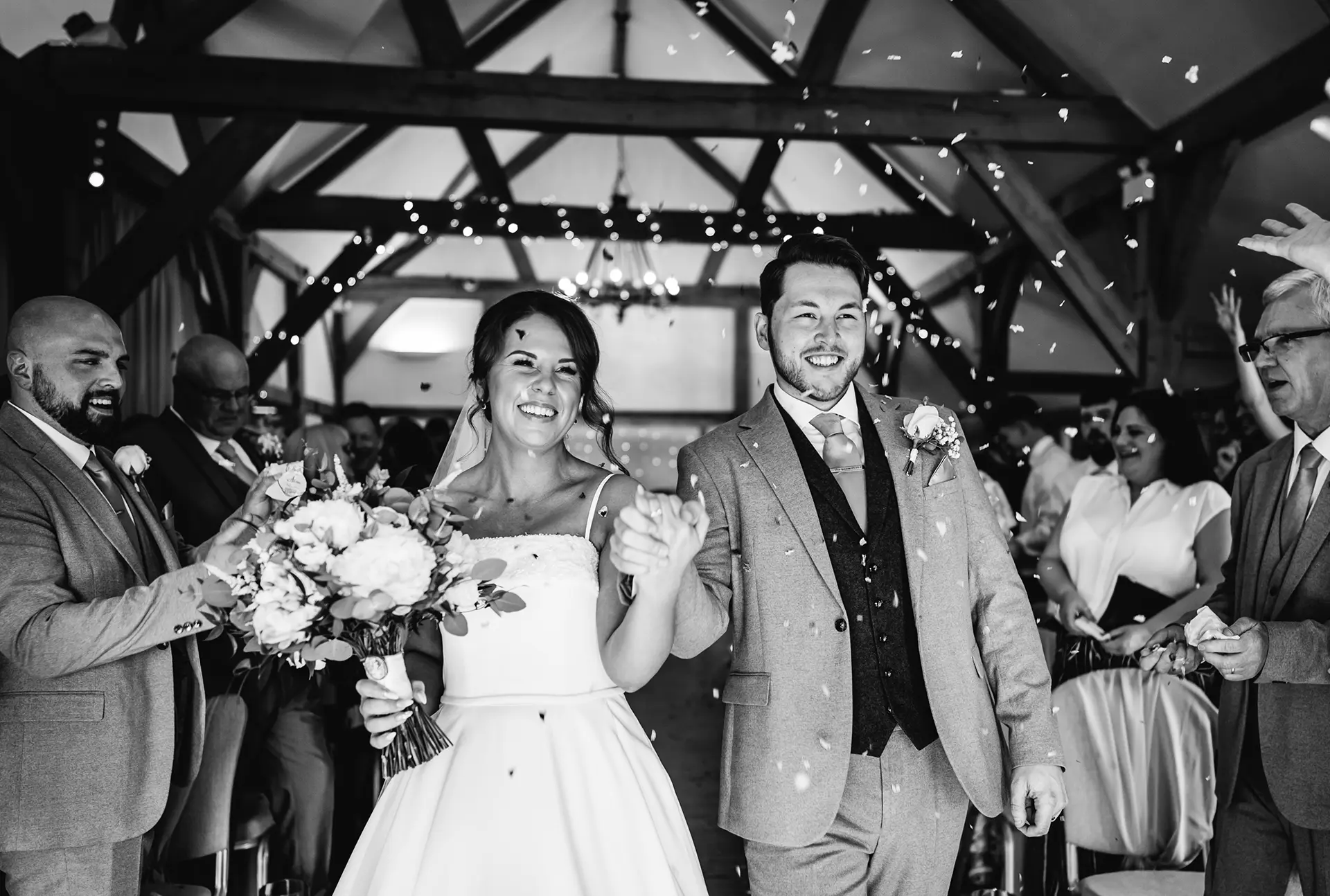 sandhole-oak-barn-ceremony-confetti