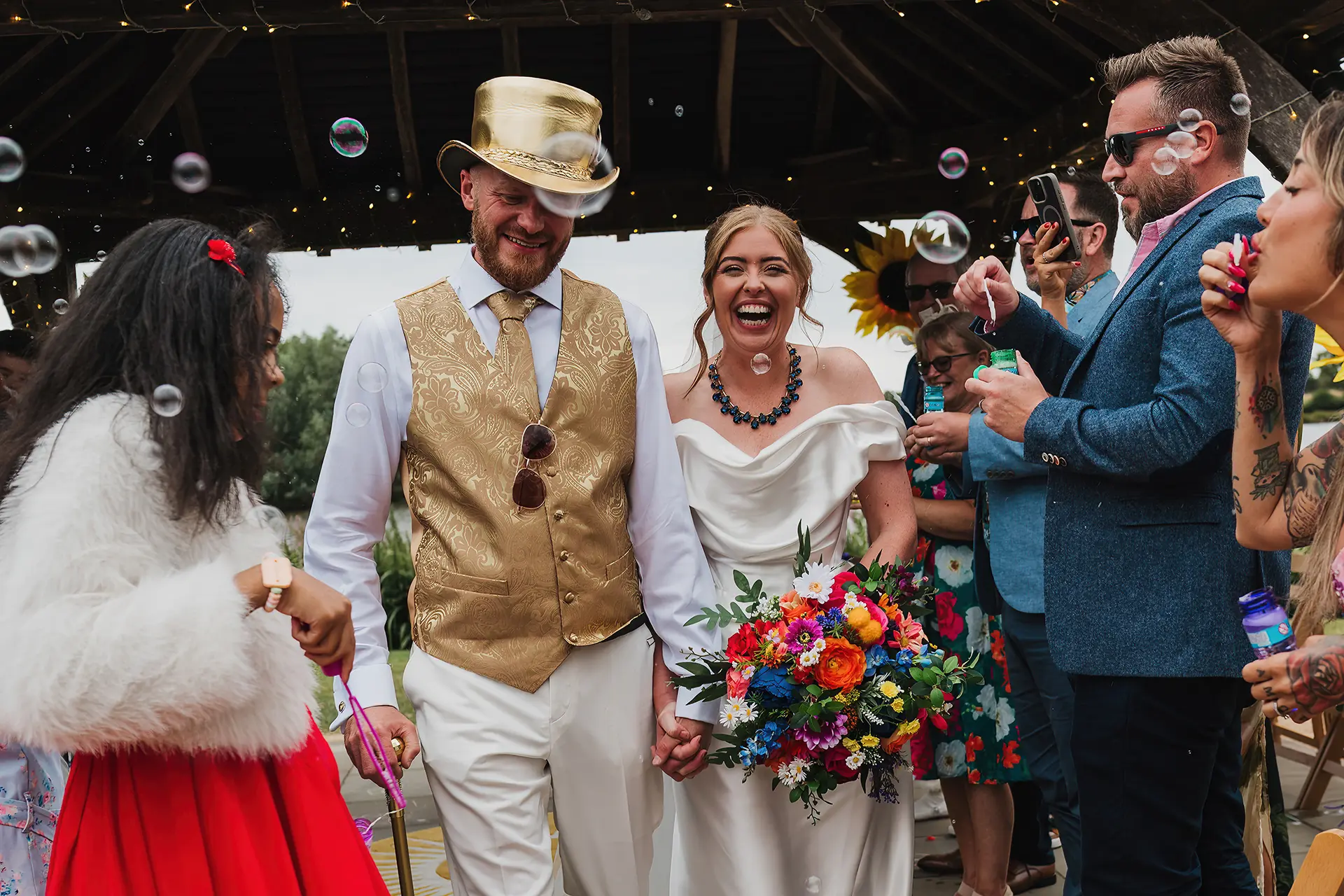 sandhole oak barn outdoor ceremony